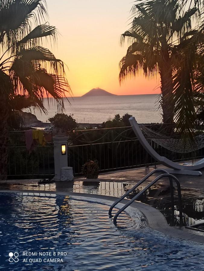 Residence Porto Ulisse Parghelia Bagian luar foto