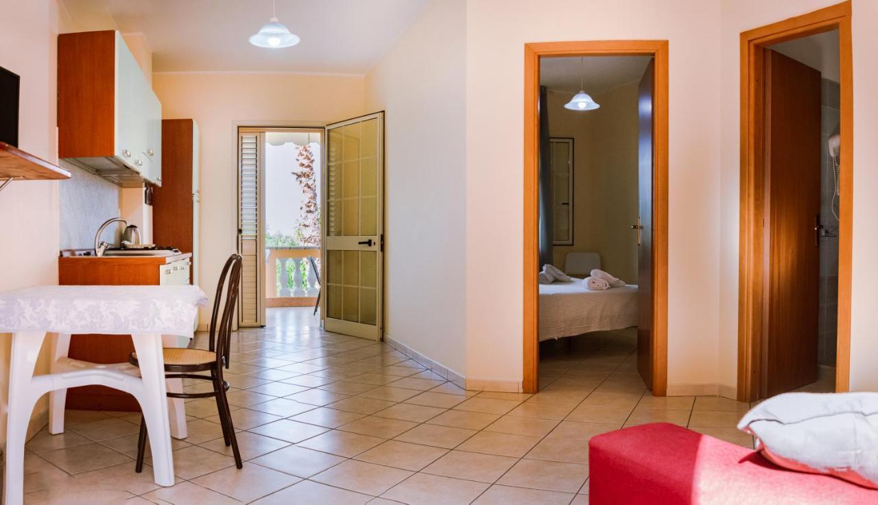 Residence Porto Ulisse Parghelia Bagian luar foto