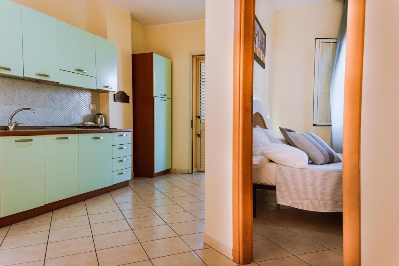 Residence Porto Ulisse Parghelia Bagian luar foto