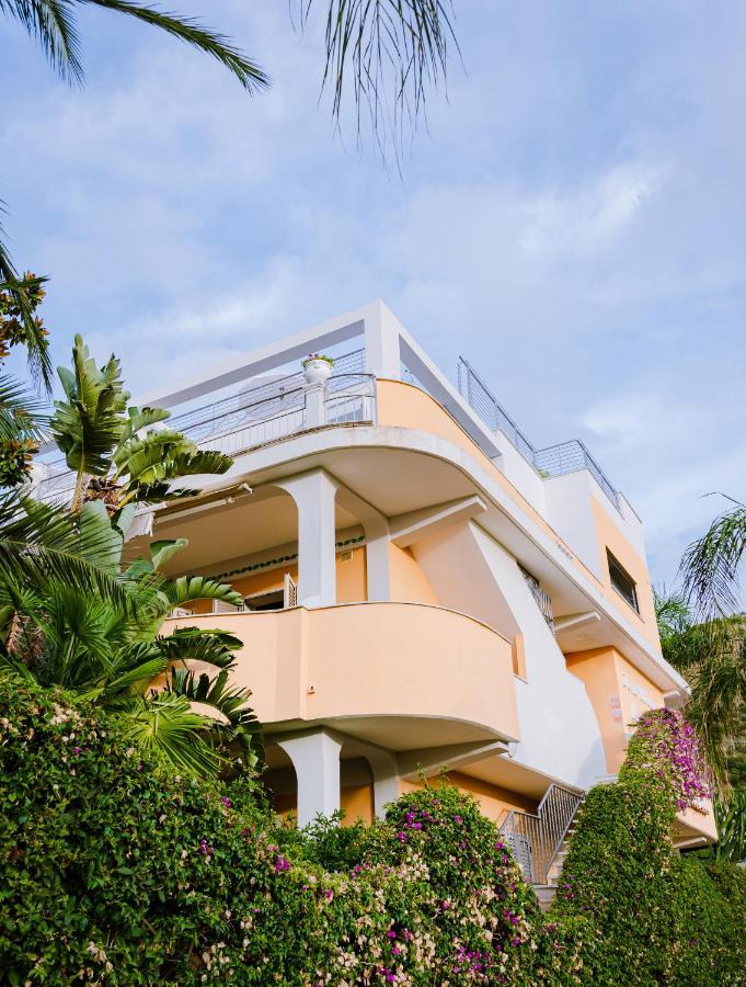 Residence Porto Ulisse Parghelia Bagian luar foto
