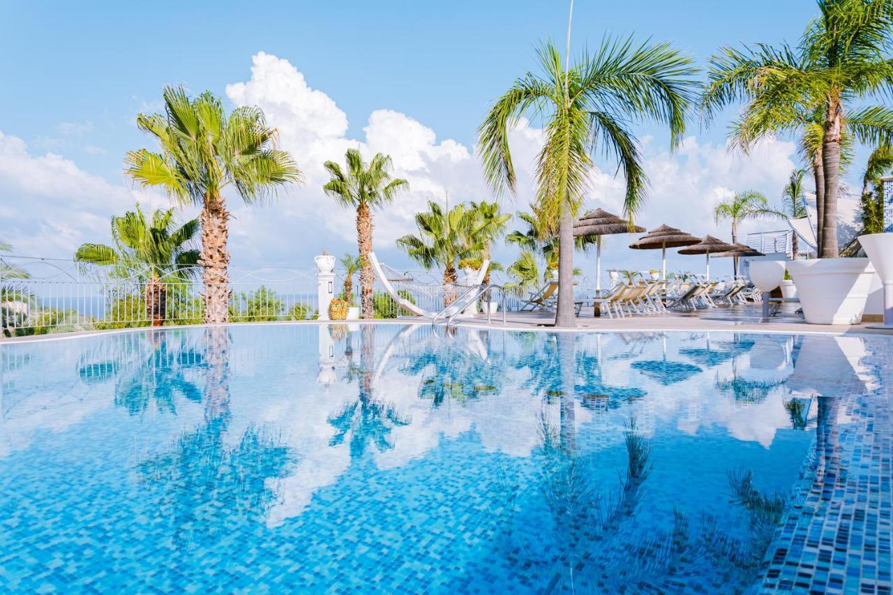 Residence Porto Ulisse Parghelia Bagian luar foto