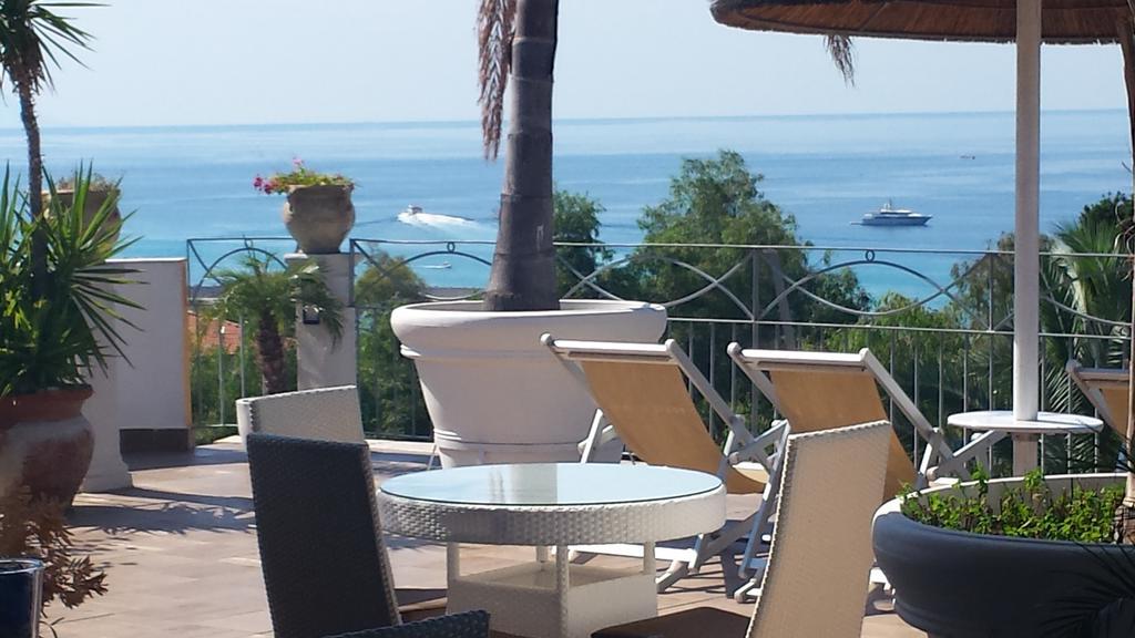 Residence Porto Ulisse Parghelia Bagian luar foto