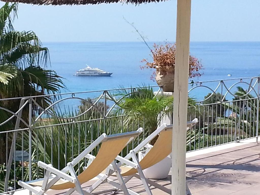 Residence Porto Ulisse Parghelia Bagian luar foto