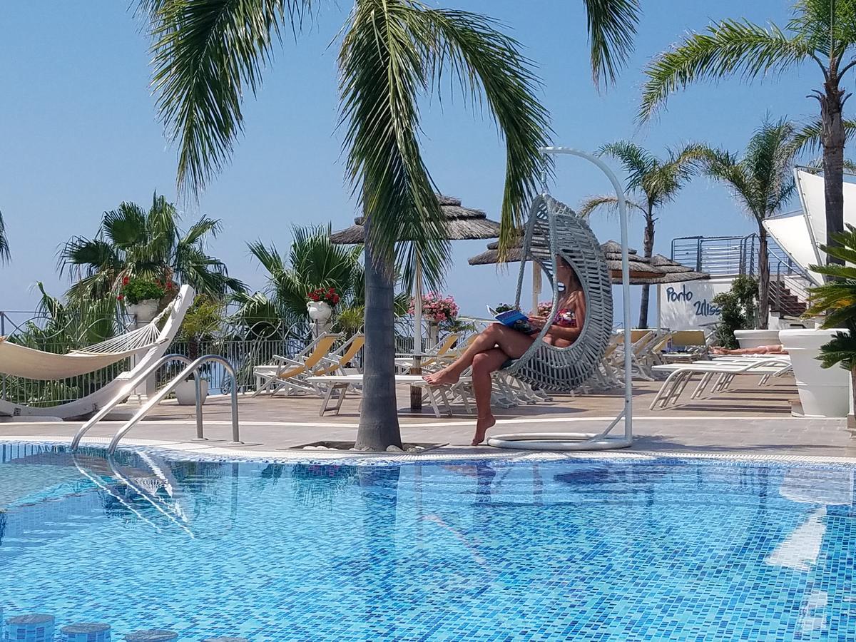 Residence Porto Ulisse Parghelia Bagian luar foto